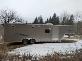 Jlp-1010 Atc 5th Wheel Toy Hauler Immaculate In And Out