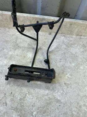 S5055arca000 Can-am Bombardier Ds 250 Left Lh Footrest Bar Foot Well Bracket