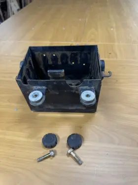 50325-vm5-000 Honda 1984 Trx 200 Oem Battery Box