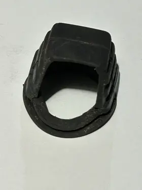 61302-958-680 Honda 82 83 84 85 Atc 200e 200m 200es Headlight Case Grommet T092