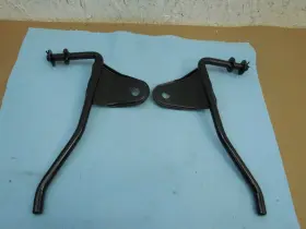 61311-vm4-680 Honda 1984 Atc 200s Right And Left Headlight Brackets