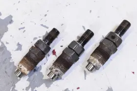 16001-53000 Kubota 2004 Rtv 900 Fuel Injector Nozzle Injectors