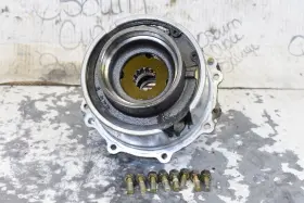 K7561-11080 Kubota 2004 Rtv 900 Right Rear Brake Rh Differential Support Cover